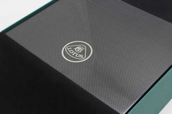 Lotus Carbon Humidor